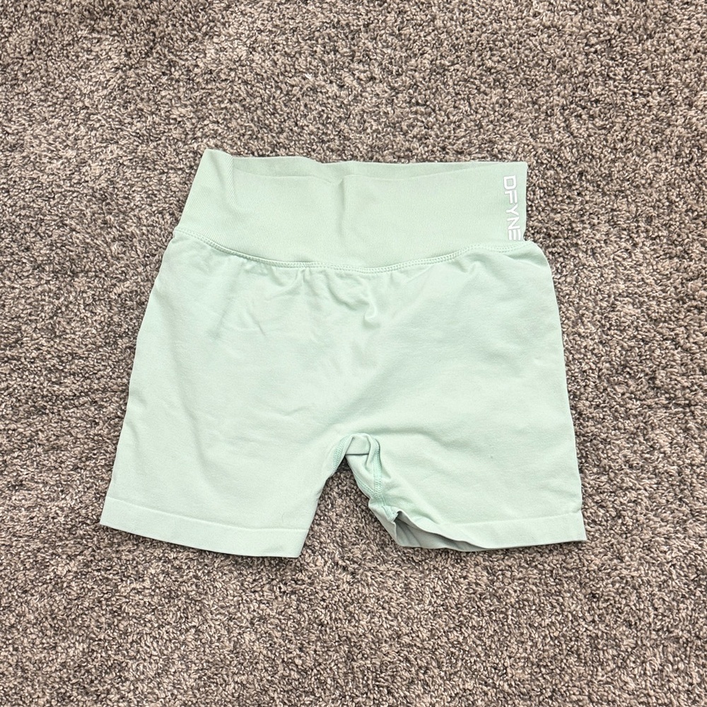 Dfyne dynamic shorts
